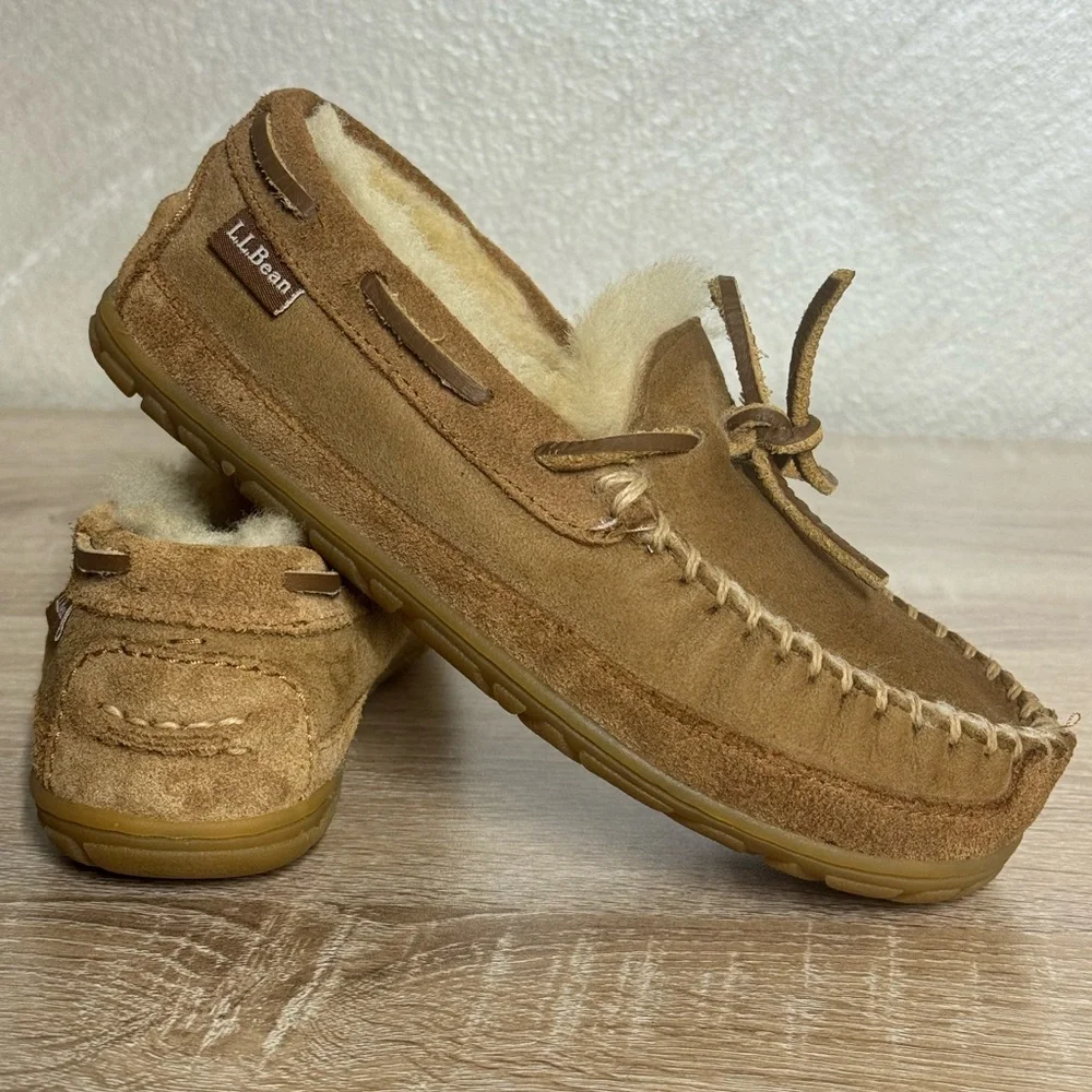 LL Bean Kids 1 Chestnut Wicked Good Moccasins Sheepskin Slippers